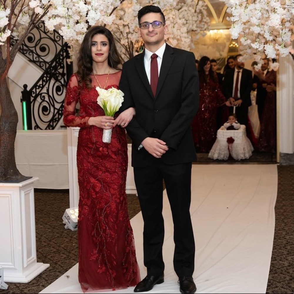 ❤️❤️HP ❤️❤️ Jovani Long Sleeve Embroidered Gown